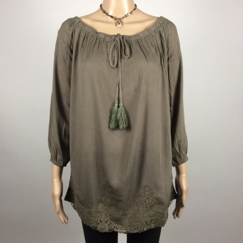 Ellie & Kate 2-way Peasant Top w/Lace Detail - Picture 5 of 7